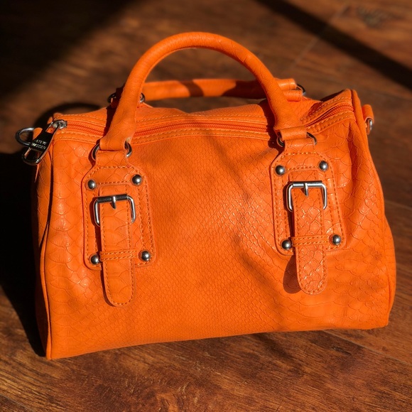 ❌SOLD❌Steve Madden Mini Duffel - Picture 6 of 8